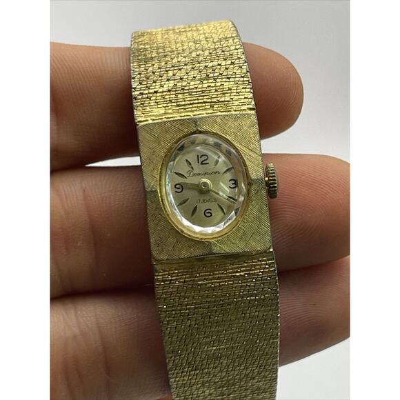 VINTAGE LADIES DOMINION WRIST WATCH, RUNNING 17 JEWEL - Picture 10 of 10